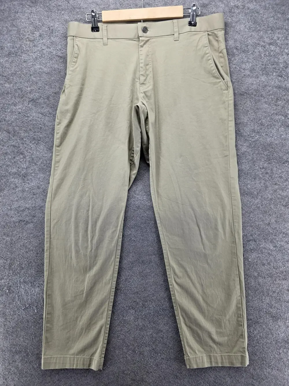 Fabletics Pants Mens 36x30 Beige Chino Regular Microfiber Stretch Polyester